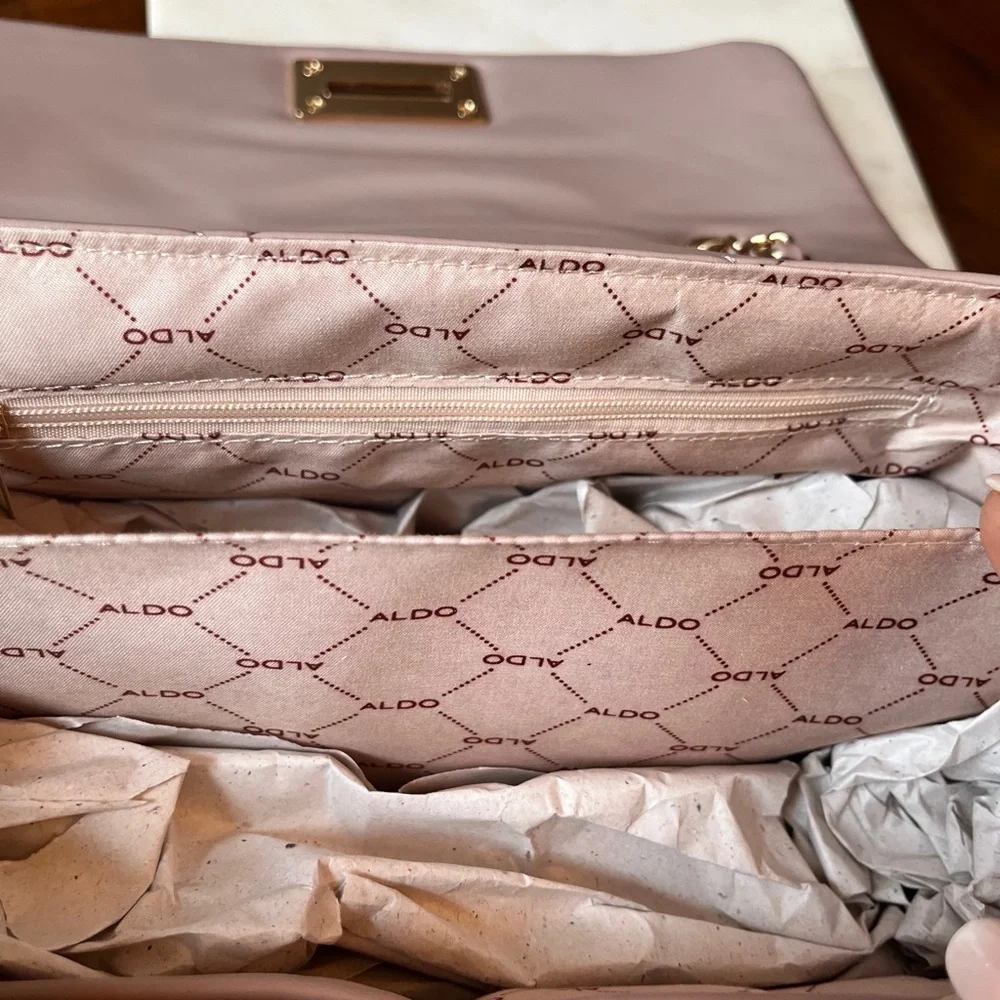 Aldo Muted Pink Quilted Chain Strap Crossbody Bag w/Lovely Gold Hardware (NWT) - Picture 7 of 12